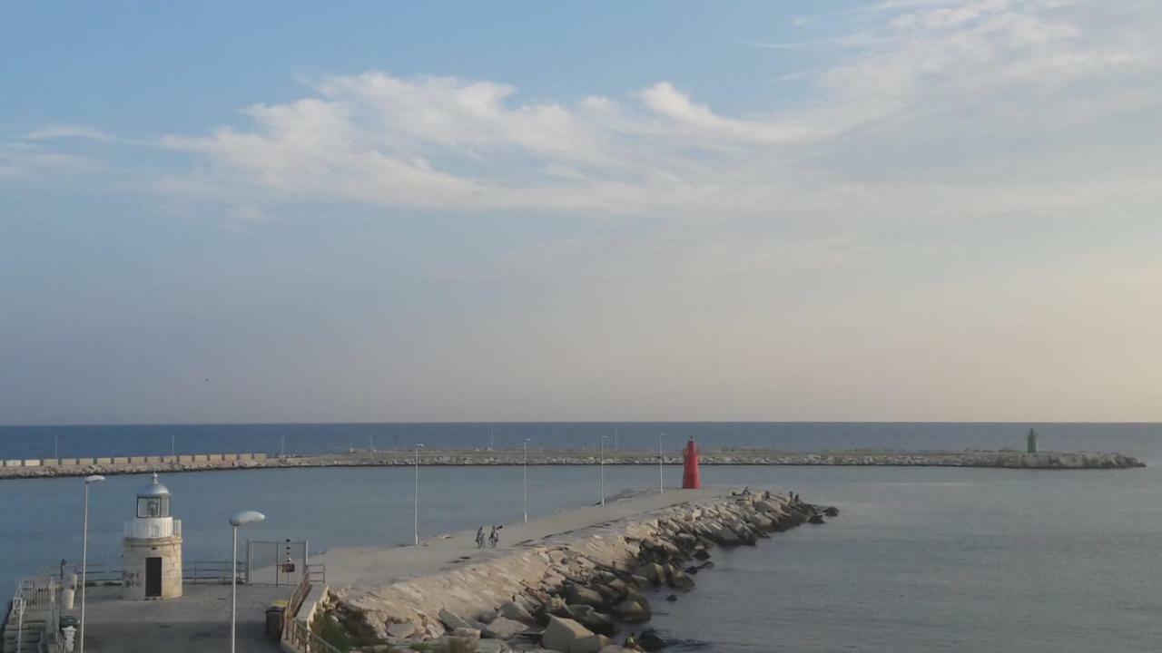 Casa Vacanze Belleville Trani Exterior foto